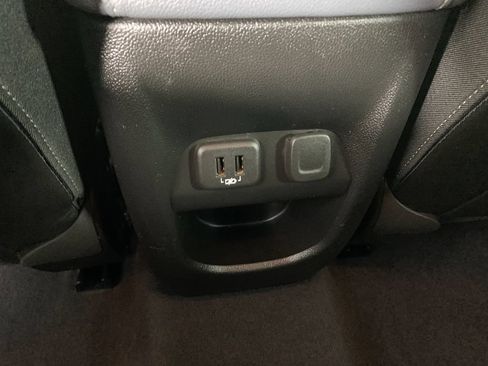 Used 2019 Chevrolet Colorado Z71 AWD/4WD image 32