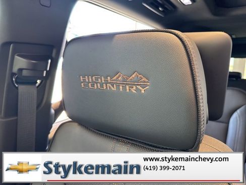 New 2026 Chevrolet Suburban High Country image 48