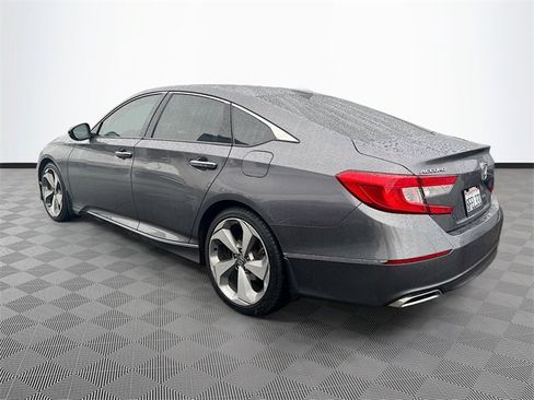 Used 2018 Honda Accord Touring image 5