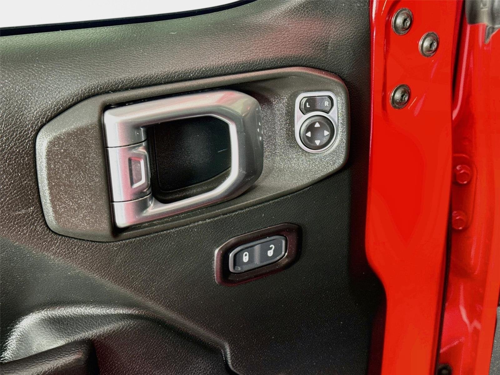 Used 2019 Jeep Wrangler Unlimited Rubicon w/ Dual Top Group AWD/4WD image 21