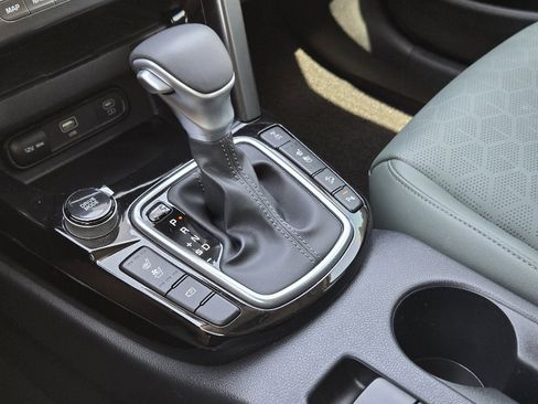 Used 2025 Kia Seltos SX w/ SX Sunroof Package image 9