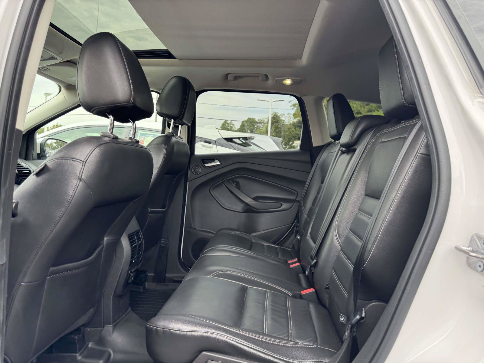 Used 2017 Ford Escape Titanium AWD/4WD image 8
