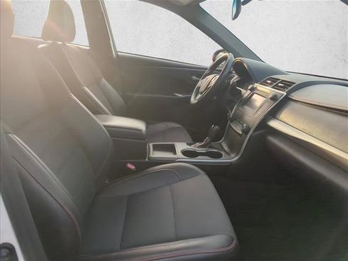 Used 2017 Toyota Camry SE image 22