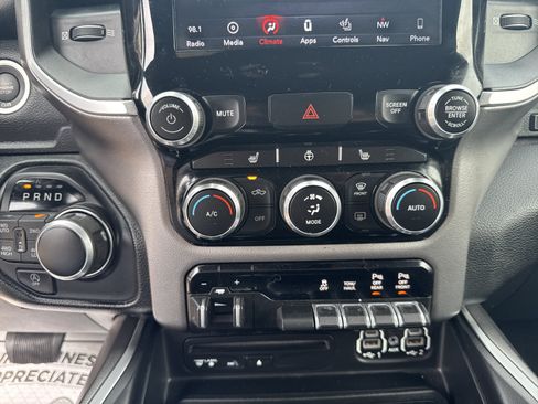 Used 2019 RAM 1500 Big Horn AWD/4WD image 17