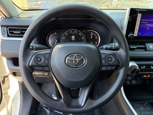 Used 2025 Toyota RAV4 XLE w/ Convenience Package image 28