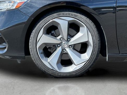 Used 2018 Honda Accord Touring image 31
