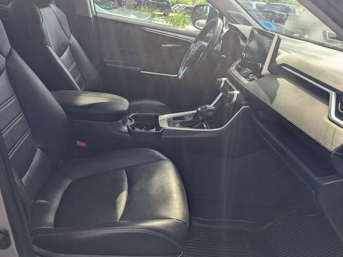 Used 2019 Toyota RAV4 XLE Premium AWD/4WD image 20