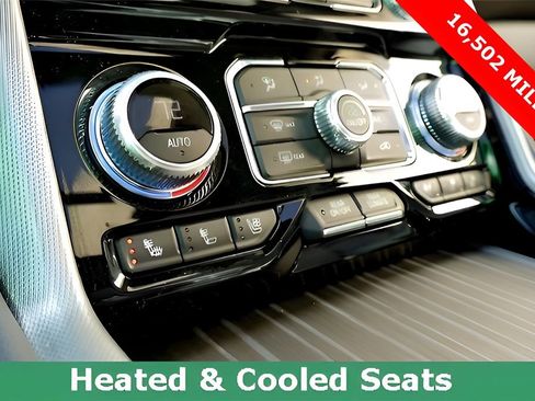 Used 2024 GMC Yukon Denali image 45