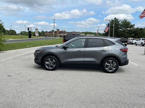 Used 2025 Ford Escape ST-Line Select AWD/4WD image 2