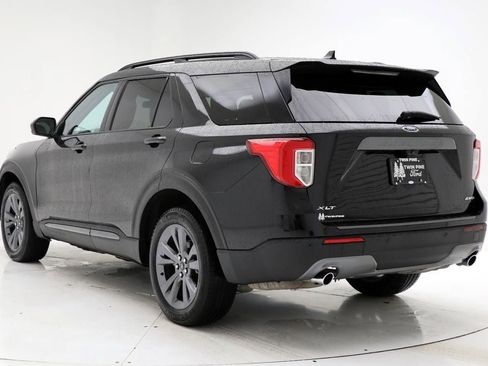 Used 2023 Ford Explorer XLT w/ Equipment Group 202A AWD/4WD image 6