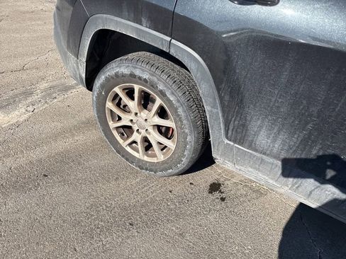 Used 2016 Jeep Cherokee Latitude image 8