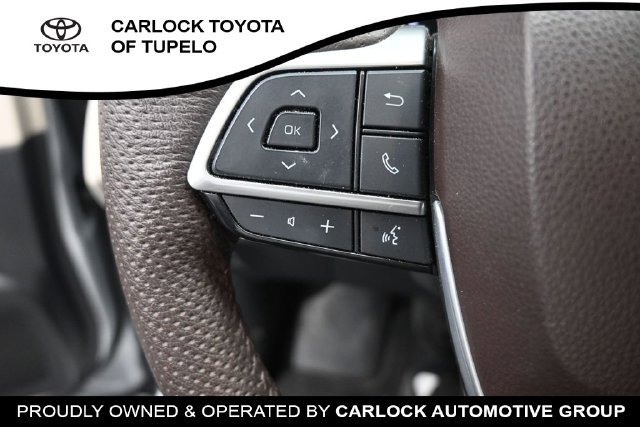 Used 2023 Toyota Sienna Platinum FWD image 23