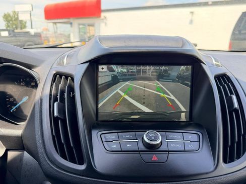 Used 2019 Ford Escape SE FWD image 25