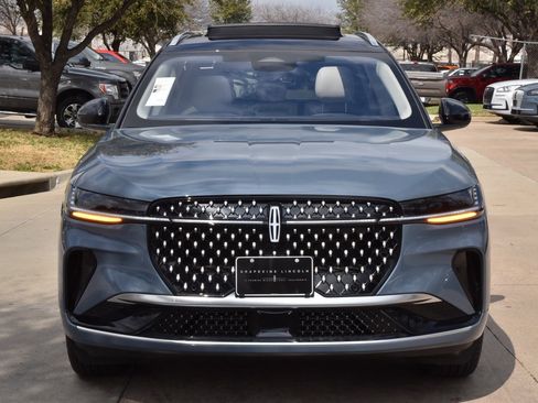 New 2026 Lincoln Nautilus Reserve image 2