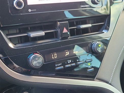 Used 2021 Toyota Camry SE w/ Convenience Package image 26