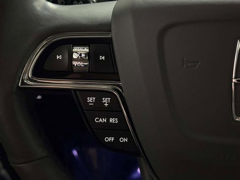 Certified 2023 Lincoln Nautilus Reserve image 11