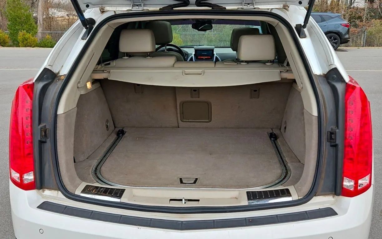 Used 2011 Cadillac SRX Luxury FWD image 8