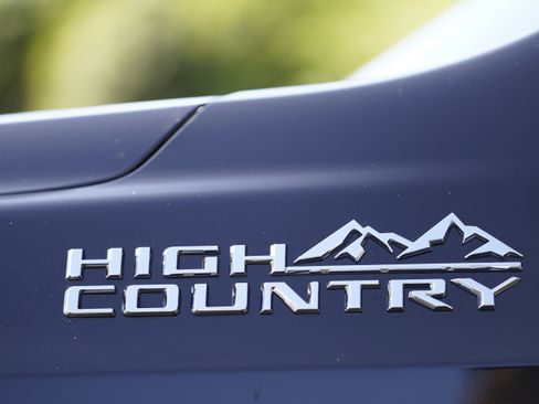 New 2026 Chevrolet Suburban High Country AWD/4WD image 41