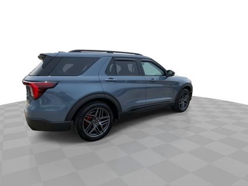 Used 2025 Ford Explorer ST AWD/4WD image 2