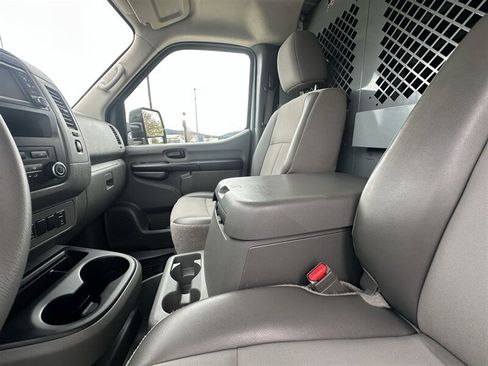 Used 2019 Nissan NV 3500 SL w/ Navigation Package RWD image 29