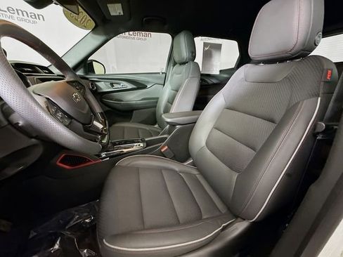 Used 2023 Chevrolet TrailBlazer RS FWD image 22