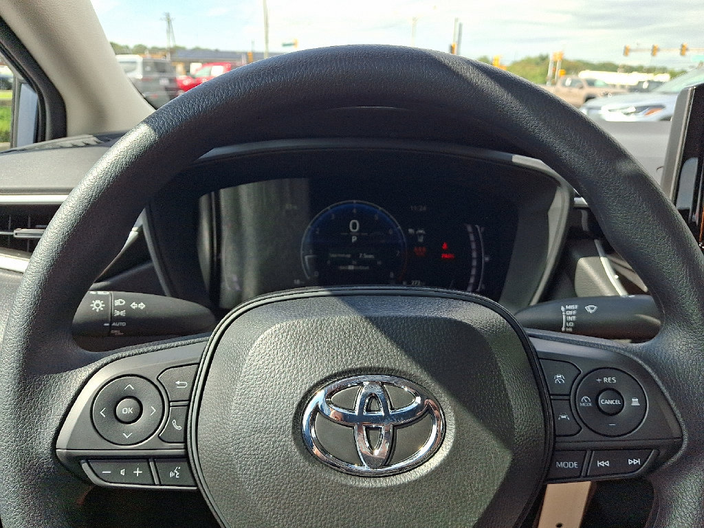 Used 2026 Toyota Corolla LE FWD image 19
