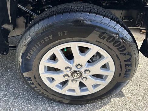 Certified 2025 Toyota Tacoma SR5 image 30