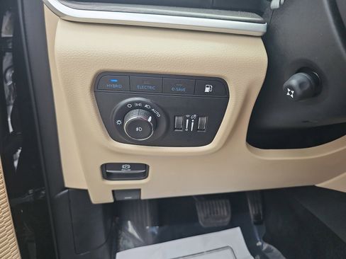 Used 2022 Jeep Grand Cherokee Limited 4xe w/ Luxury Tech Group II AWD/4WD image 55