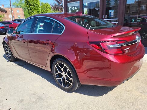 Used 2017 Buick Regal Sport Touring FWD image 6