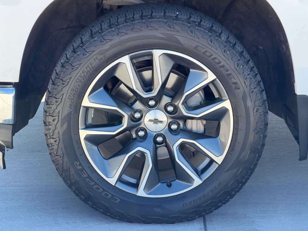 Used 2022 Chevrolet Silverado 1500 LT AWD/4WD image 6
