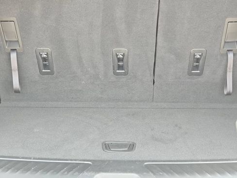 Used 2025 Chevrolet Tahoe LS RWD image 34