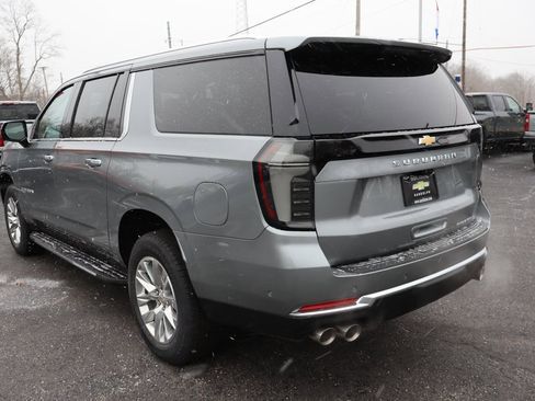 New 2026 Chevrolet Suburban Premier image 3