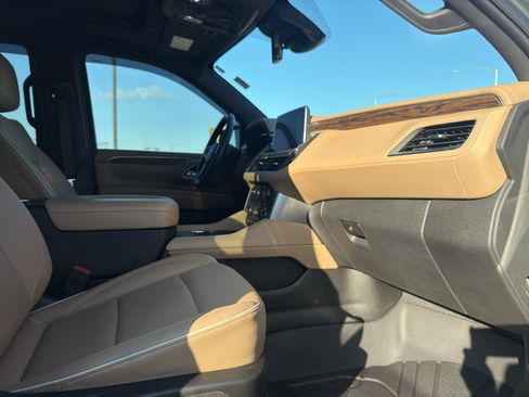 Used 2023 Chevrolet Tahoe Premier AWD/4WD image 20