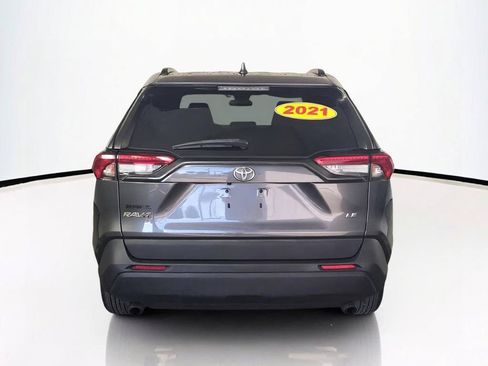 Used 2021 Toyota RAV4 LE FWD image 6