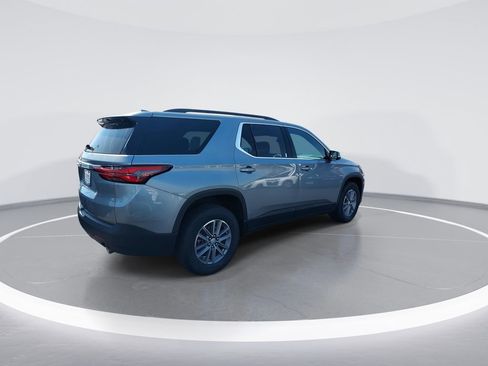 Used 2023 Chevrolet Traverse LT image 8