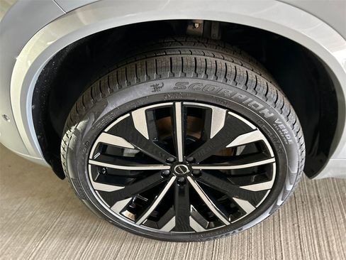 New 2026 Volvo XC90 B5 Plus w/ Protection Package image 8