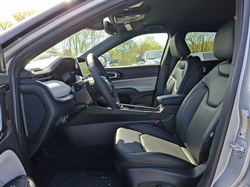 New 2026 Jeep Compass Limited image 9