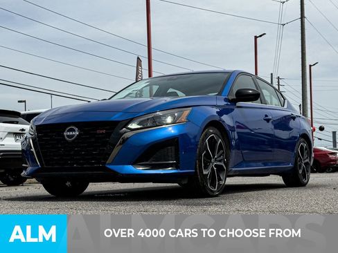 Used 2025 Nissan Altima 2.5 SR image 2