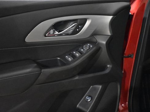 Used 2022 Chevrolet Traverse LT image 14