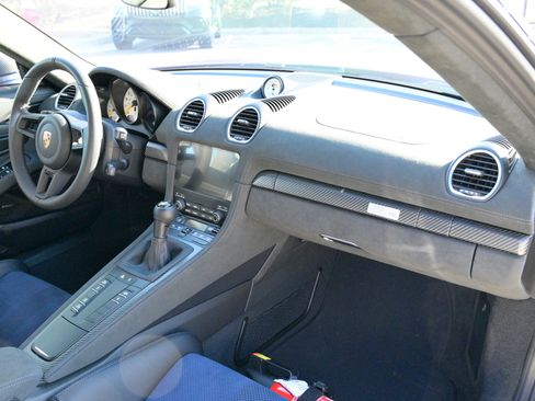 Used 2025 Porsche 718 Cayman GT4 RS image 40