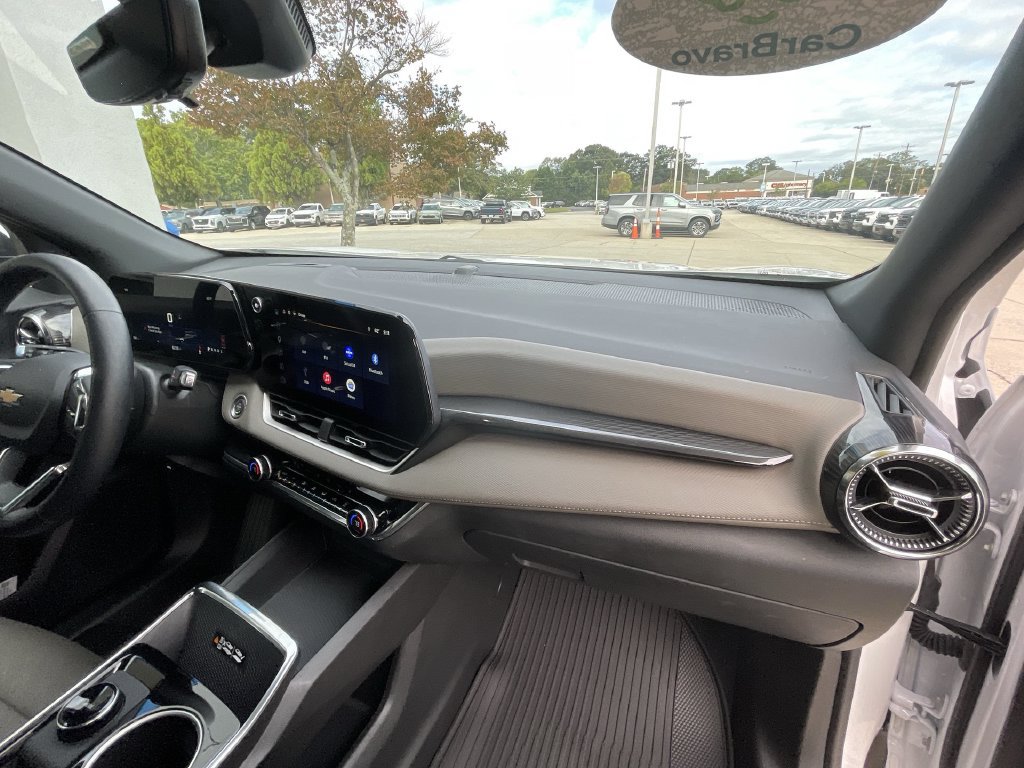 Used 2026 Chevrolet Equinox LT w/ Convenience Package II FWD image 29