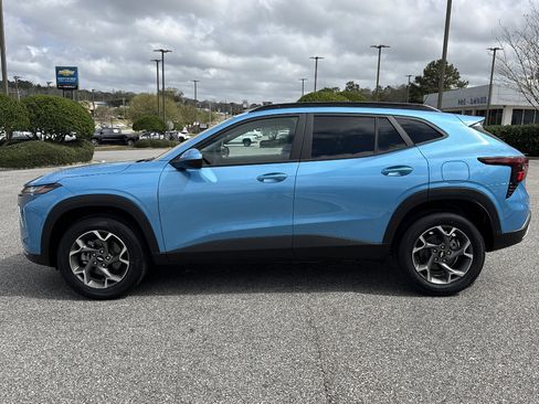 New 2026 Chevrolet Trax LT w/ Driver Confidence Package FWD image 6