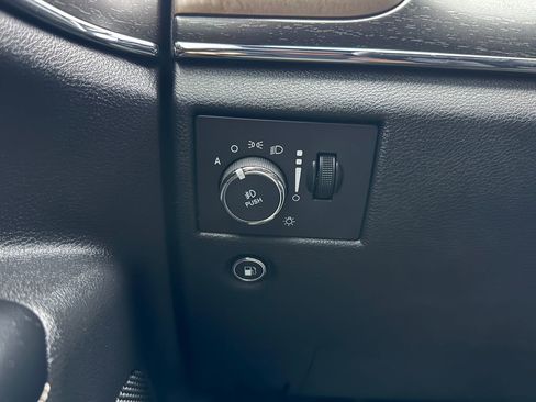 Used 2015 Jeep Grand Cherokee Limited image 18