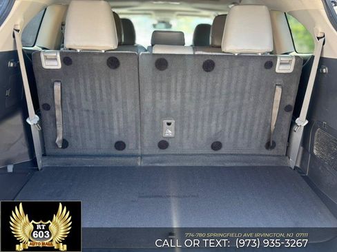 Used 2021 Toyota Highlander XLE AWD/4WD image 7