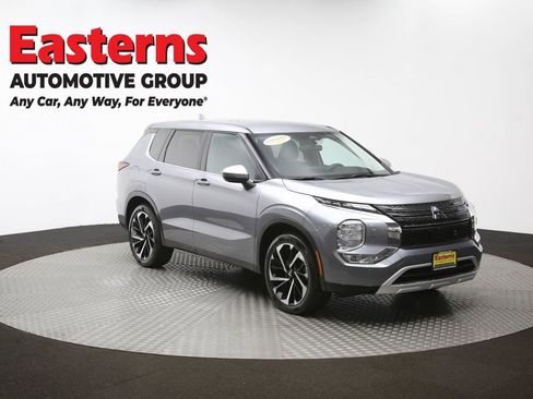 Used 2024 Mitsubishi Outlander SE image 49