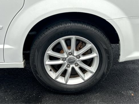 Used 2014 Dodge Grand Caravan SXT w/ UConnect Hands-Free Group image 40