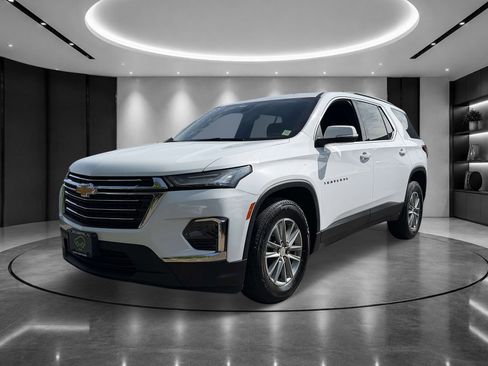 Used 2023 Chevrolet Traverse LT AWD/4WD image 1
