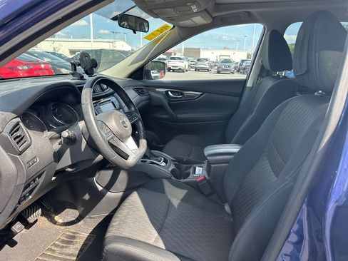Used 2018 Nissan Rogue SV w/ Premium Package AWD/4WD image 10