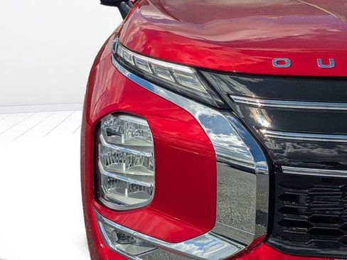New 2026 Mitsubishi Outlander SE FWD image 9