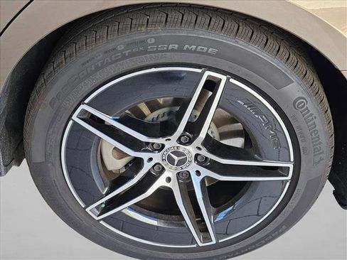 Used 2025 Mercedes-Benz E 350 4MATIC Sedan image 5